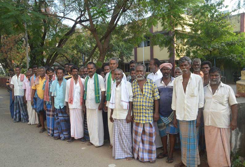 பாளையங்கோட்டை நுகர்பொருள் வாணிப கழகத்தை விவசாயிகள் முற்றுகையிட முயற்சி