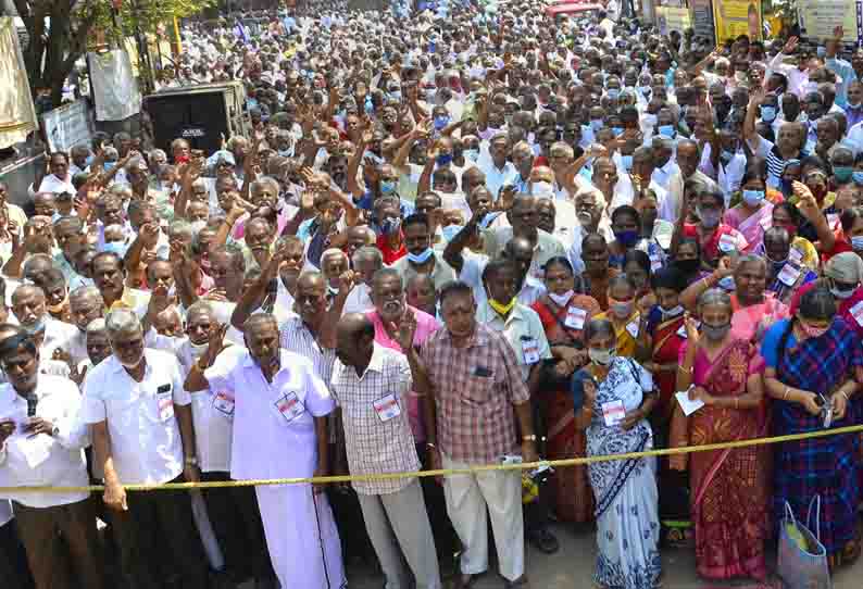 ஓய்வு பெற்ற போக்குவரத்து தொழிலாளர்கள் போராட்டம்