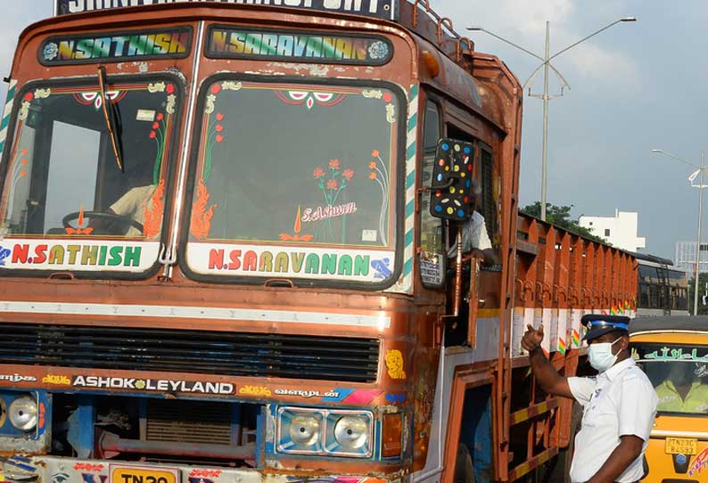 கனரக வாகனங்கள் வேலூர் கிரீன்சர்க்கிள் வர தடை