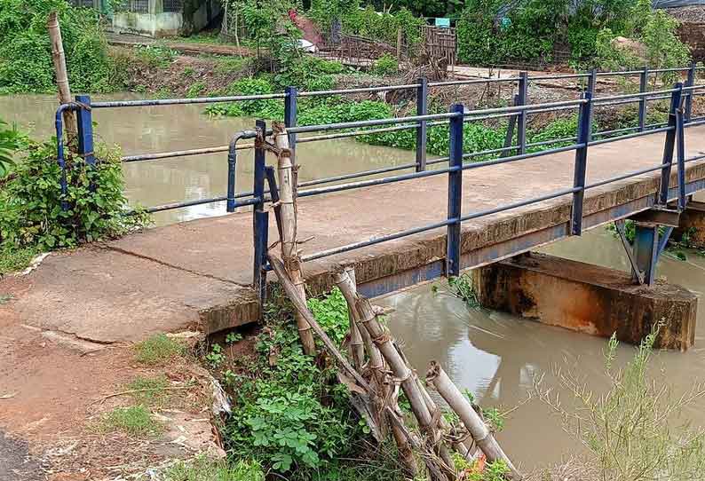 உச்சுவாடி பாலத்தை தாங்கி நிற்கும் முகப்பில் தடுப்புச்சுவர் கட்டப்படுமா?