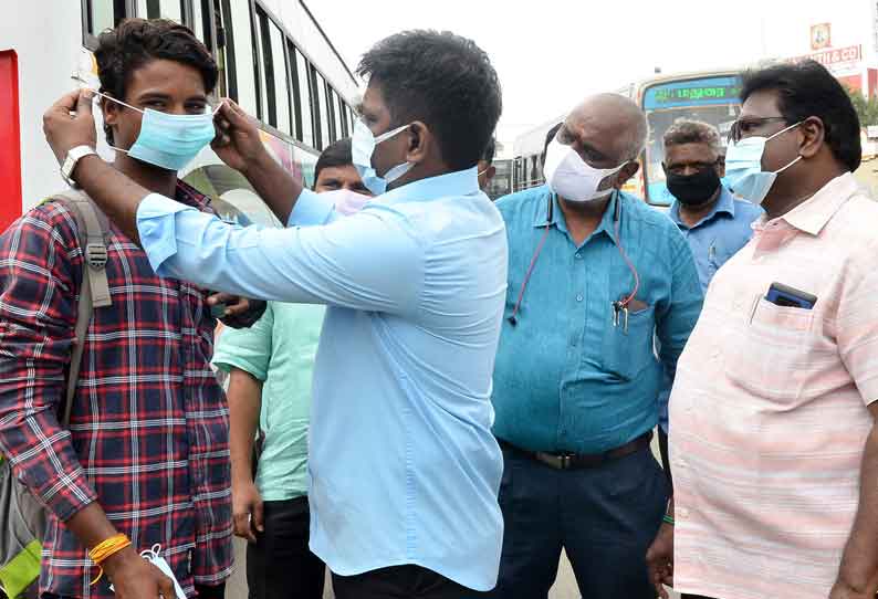 சேலம் புதிய பஸ் நிலையத்தில் மாநகராட்சி ஆணையாளர் கிறிஸ்துராஜ் ஆய்வு