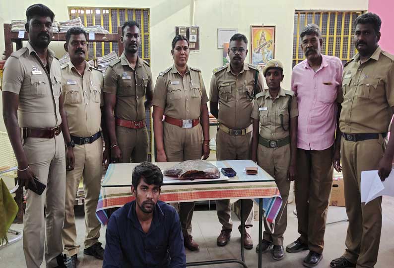 உடன்குடியில் ரூ.6½ கோடி ஆம்பர்கிரீஸ் பறிமுதல்; வாலிபர் கைது