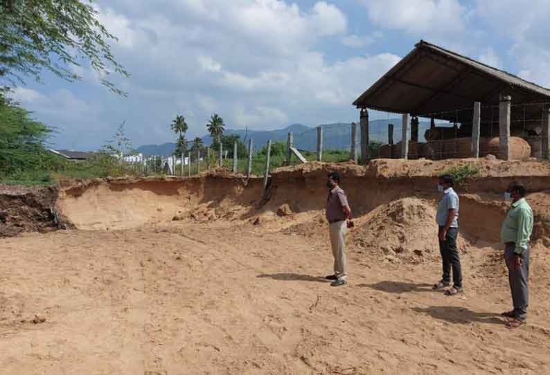 மணல் கொள்ளையர்களுக்கு நிலத்தை விற்றால் பட்டா ரத்து; அதிகாரி எச்சரிக்கை