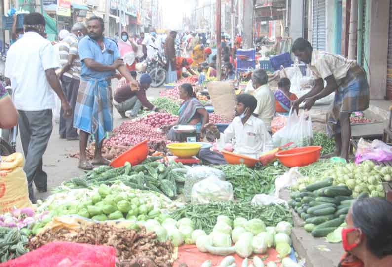 உழவர் சந்தைகள், மார்க்கெட்டுகளில் குவிந்த பொதுமக்கள்