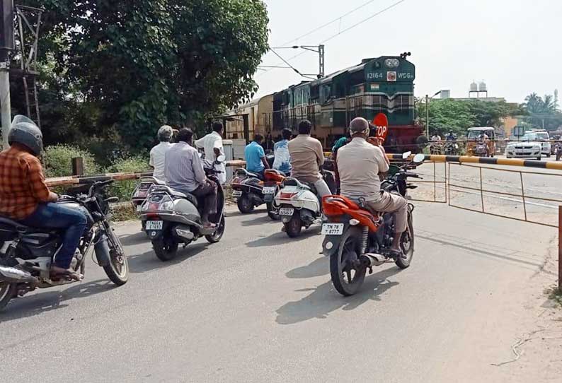 திருச்செந்தூர் சென்ற ரெயிலில் உடுமலையில் இருந்து 13 பேர் மட்டுமே பயணம்