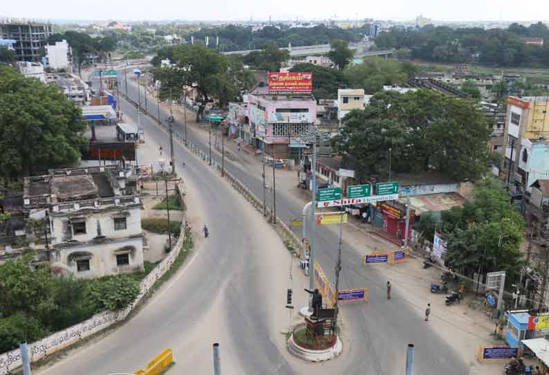 முழு ஊரடங்கால் மக்கள் வீடுகளில் முடங்கினர்