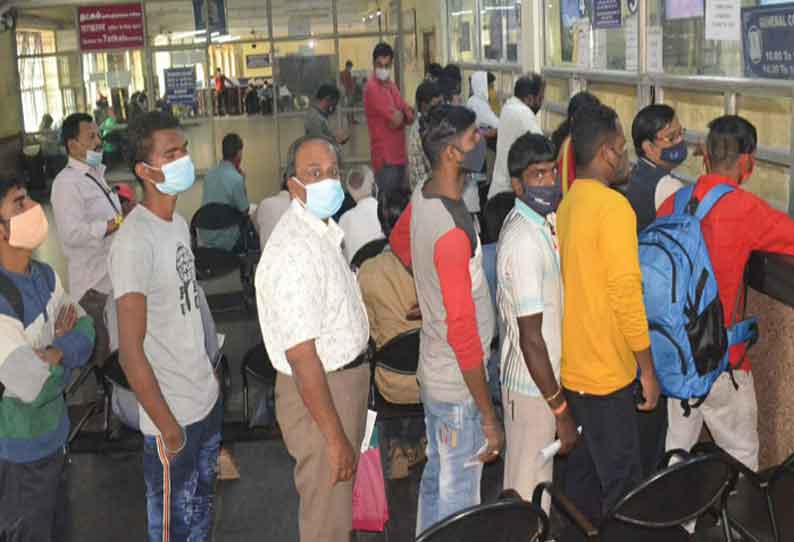 சொந்த ஊர்களுக்கு திரும்பும் வடமாநில தொழிலாளர்கள்