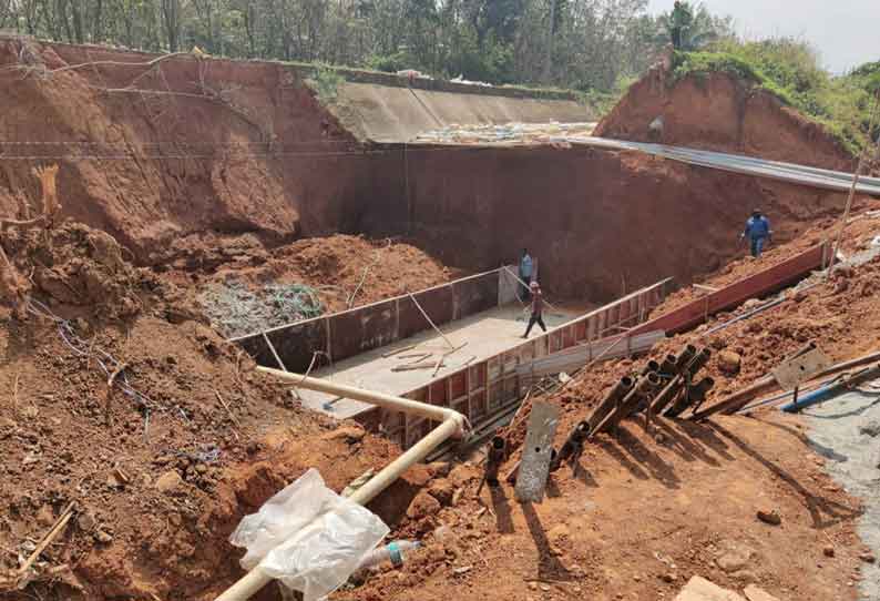 கால்வாய் சீரமைப்பு பணியால் தண்ணீர் விடுவதும் நிறுத்தம்