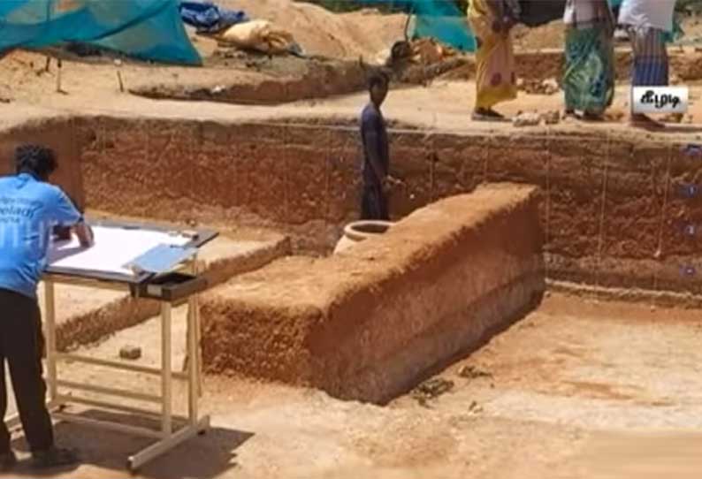 கீழடியில் 8-ம் கட்ட அகழாய்வுக்கான இடங்களை அளவிடும் பணி தீவிரம் கீழடியில் 8-ம் கட்ட அகழாய்வுக்கான இடங்களை அளவிடும் பணி தீவிரம்