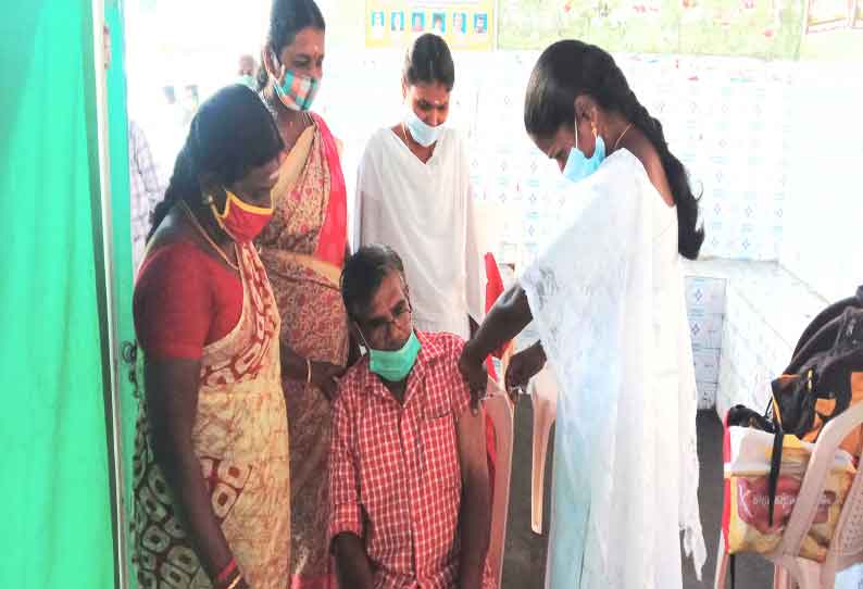பொள்ளாச்சி பகுதியில் 9,517 பேருக்கு கொரோனா தடுப்பூசி செலுத்தப்பட்டது.