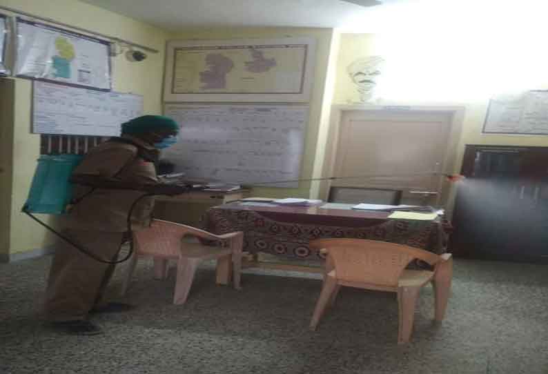 நெகமம் போலீஸ் நிலையத்தில் மேலும் ஒரு போலீஸ்காரருக்கு கொரோனா தொற்று  உறுதியானது.