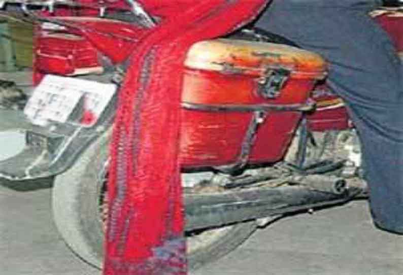 துப்பட்டா சிக்கி தலை துண்டாகி மாணவி பலி