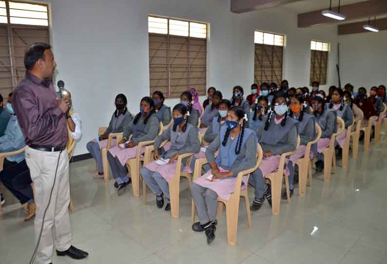 நீலகிரியில் பல்லுயிர் தன்மை பாதுகாப்பாக இருக்க இளம் விஞ்ஞானிகள் உருவாக வேண்டும்