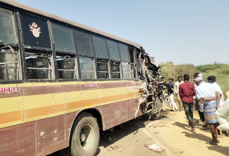 அரசு பஸ் மீது லாரி மோதல்; பயணிகள் உள்பட 20 பேர் காயம்