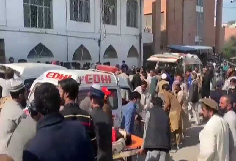 பாகிஸ்தான் மசூதியில் குண்டு வெடிப்பு: 30 பேர் பலி, 50 பேர் காயம்