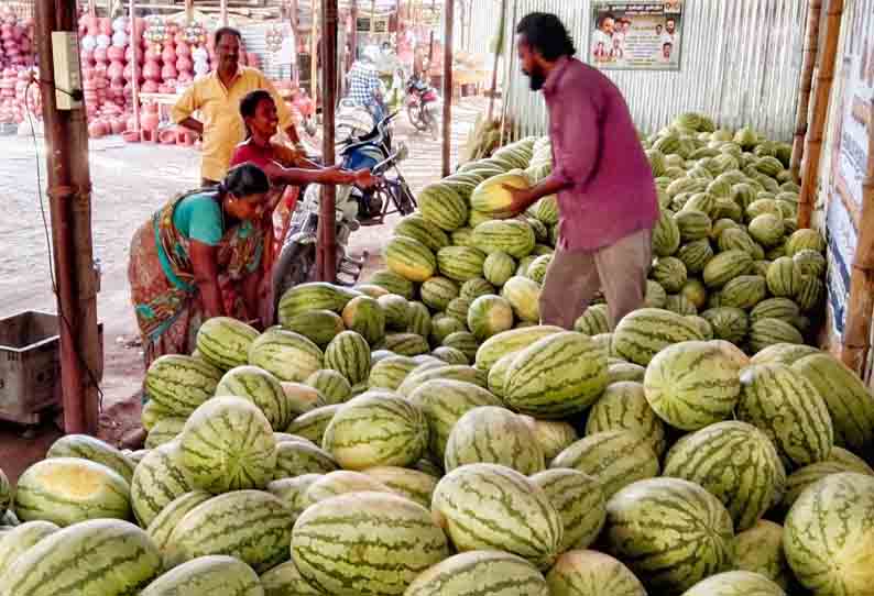 தர்ப்பூசணி பழங்கள் வரத்து அதிகரிப்பு