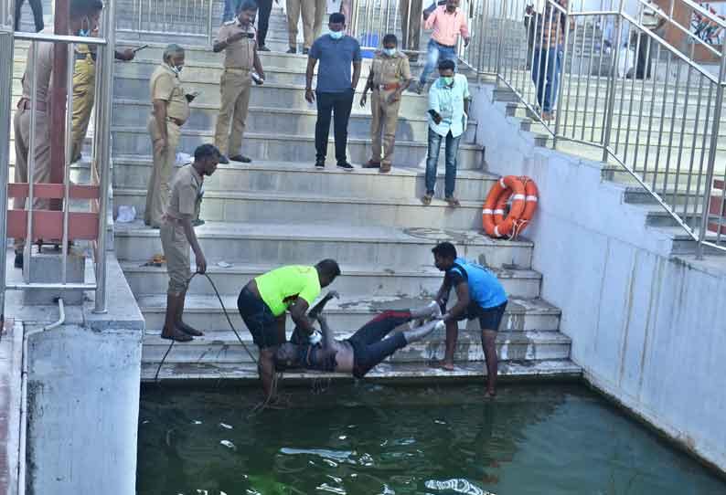 அய்யங்குளத்தில் குதித்து பட்டதாரி வாலிபர் தற்கொலை