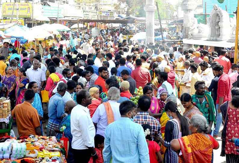 பழனி முருகன் கோவிலில் குவிந்த பக்தர்கள்