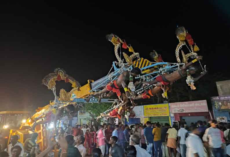 பொள்ளாச்சி மாரியம்மன் கோவில் திருவிழா பறவை காவடி டுத்து பக்தர்கள் நேர்த்திக்கடன்