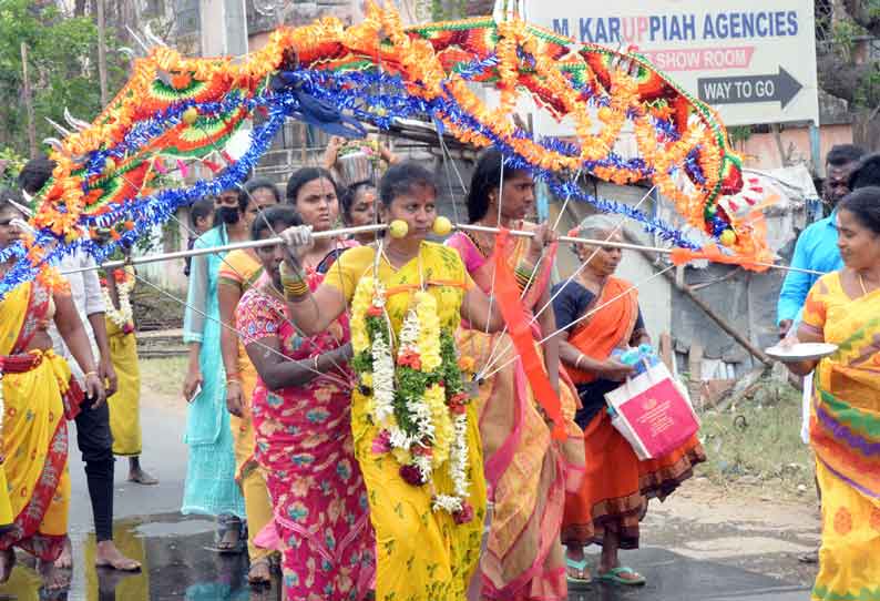 பக்தர்கள் பால்குடம் எடுத்து, அலகு குத்தி நேர்த்திக்கடன் செலுத்தினர்: திருவப்பூர் முத்துமாரியம்மன் கோவில் திருவிழா களைகட்டியது தேரோட்டம் இன்று நடக்கிறது