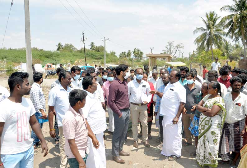 தாரமங்கலம் நகராட்சி குப்பை கிடங்கை வேறு இடத்துக்கு மாற்ற உத்தரவு-உதவி கலெக்டர் நேரில் ஆய்வு