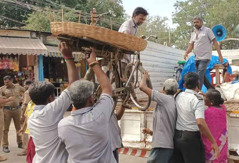 பழனி அடிவாரத்தில் ஆக்கிரமிப்புகள் அகற்றம்