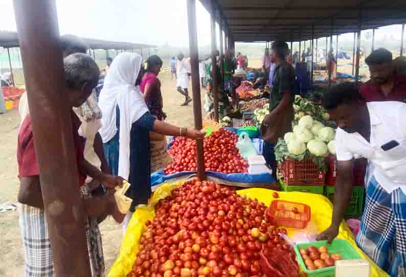 திருப்பெருந்துறையில் வாரச்சந்தை தொடக்கம்