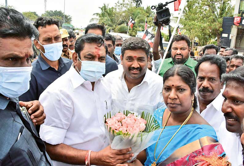 மாமல்லபுரம் பேரூராட்சியை கைப்பற்றிய அ.தி.மு.க.வினருக்கு எடப்பாடி பழனிசாமி பாராட்டு