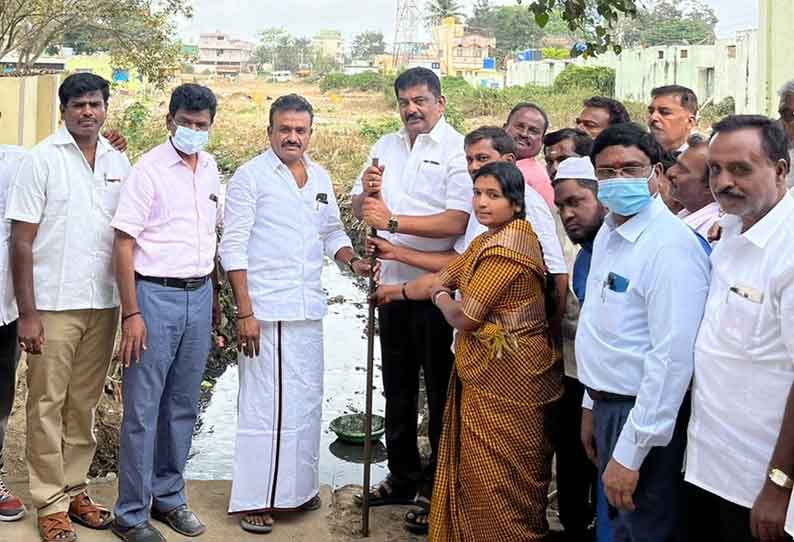 நகர்ப்புற வேலைவாய்ப்பு திட்டத்தின் கீழ் ஓசூர் மாநகராட்சியில் ரூ1 கோடியில் வளர்ச்சி திட்டப்பணிகள் தொடக்கம்