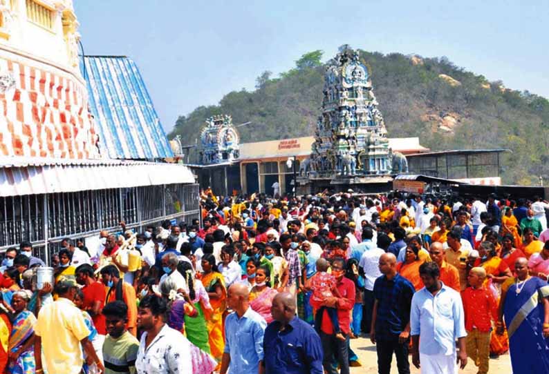 திருத்தணி முருகன் கோவிலில் குவிந்த பக்தர்கள்