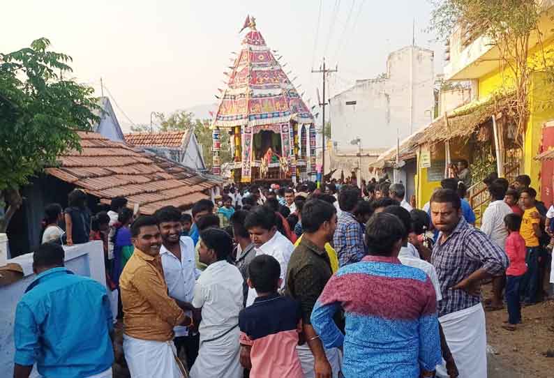 வெள்ளக்கல்பட்டி மாரியம்மன் கோவில் தேரோட்டம்