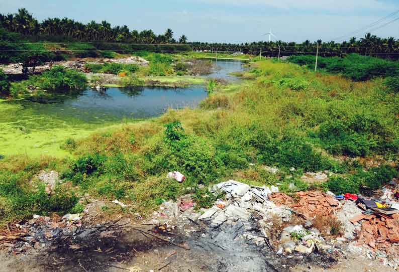 உப்பாறு ஓடையில் கழிவுகள் கொட்டப்படுவதால் நீர்நிலை மாசடைந்து சுகாதார சீர்கேடு