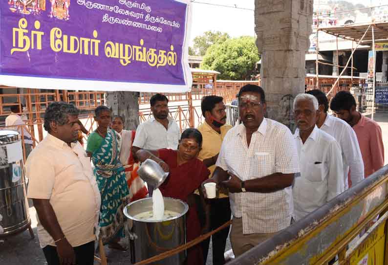 பக்தர்களுக்கு இலவச மோர்