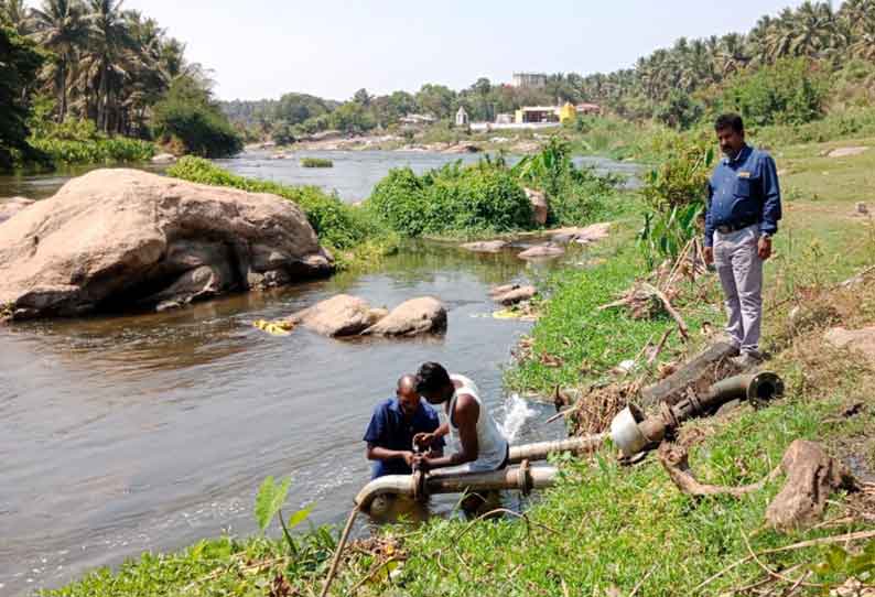 ஆழியாற்றில் தண்ணீர் திருட பயன்படுத்திய மோட்டார் பம்புகள் குழாய் பறிமுதல்