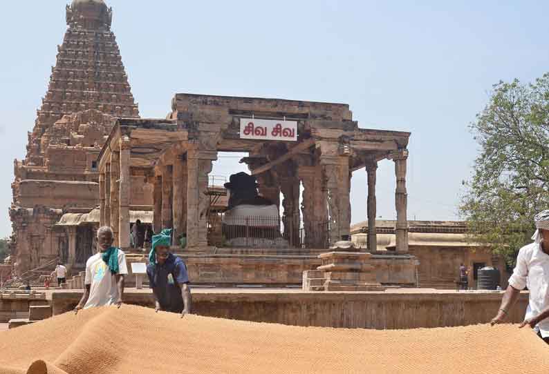 பக்தர்களின் வசதிக்காக 5½ அடி அகலத்தில் புதிய தரைவிரிப்புகள்