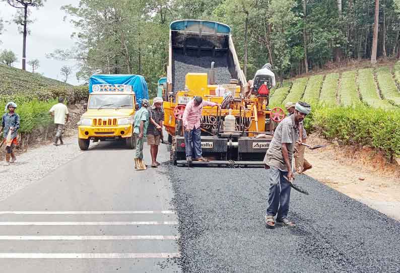 பழுதடைந்த சாலைகளை சீரமைக்கும் பணி மும்முரம்