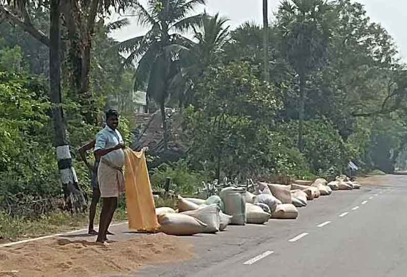 திருமருகல் ஒன்றியத்தில் நெல் மூட்டைகள் நனைந்து சேதம்