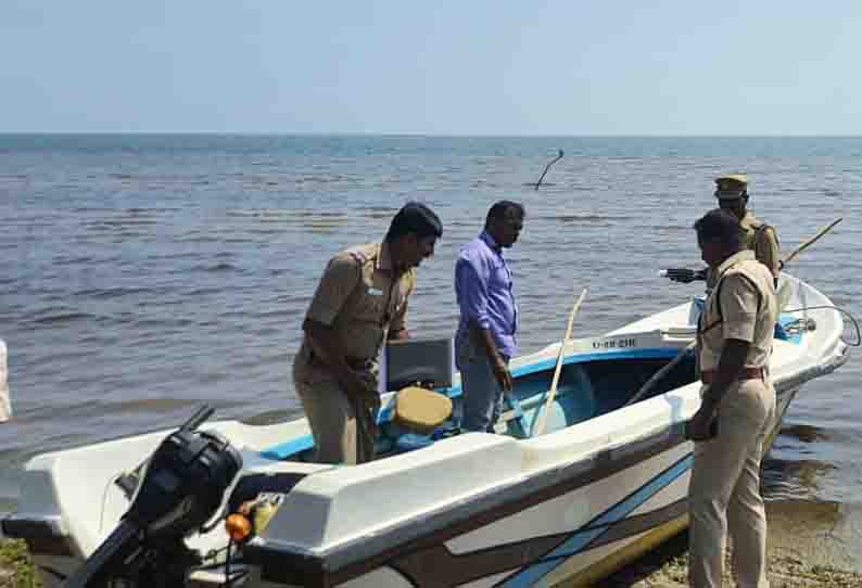 கடற்கரையில் இலங்கையின் மர்ம படகு சிக்கியது