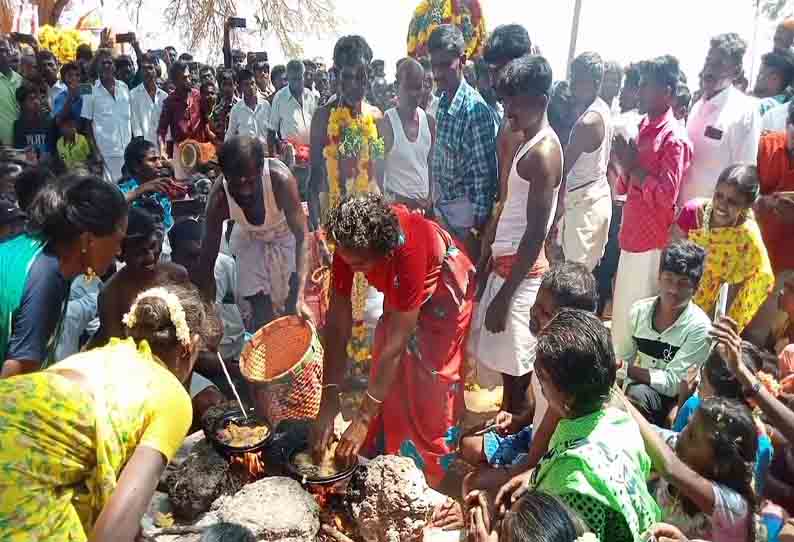 கருப்பணசாமி ேகாவிலில் மாசிக்களரி உற்சவ திருவிழா