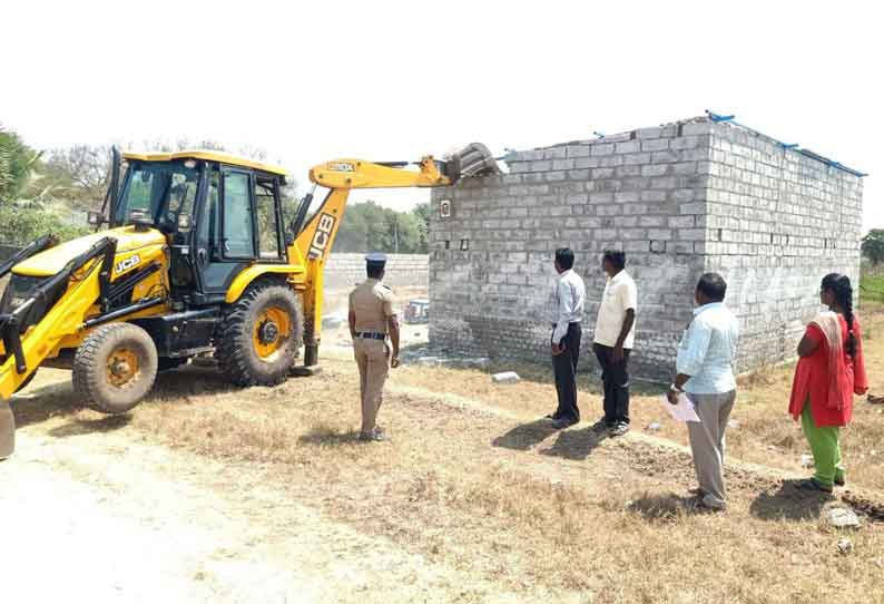 சேத்துப்பட்டு-வந்தவாசி சாலையில் ஆக்கிரமிப்பு நிலம் மீட்பு