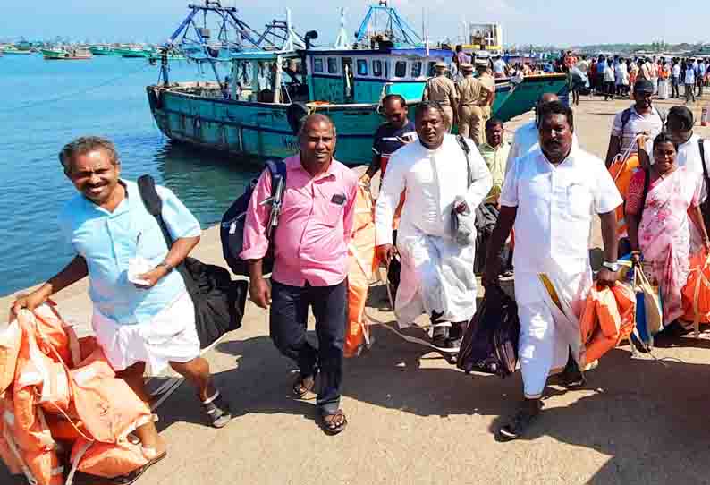 கச்சத்தீவு விழாவில் இருநாட்டு  மீனவர்கள் சிறப்பு பிரார்த்தனை