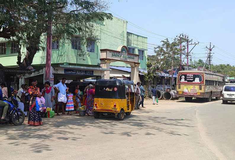 மயிலாடுதுறை புதிய பஸ் நிலையம் ‘திடீர்’ இடமாற்றம்