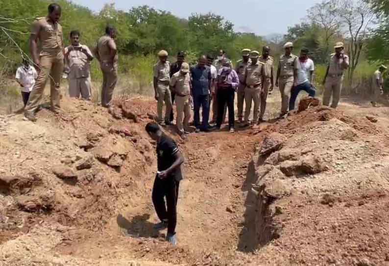 ஆலங்காயம் அருகே 21 நாட்டு வெடிகுண்டுகள் பாதுகாப்பாக வெடிக்க செய்து அழிப்பு