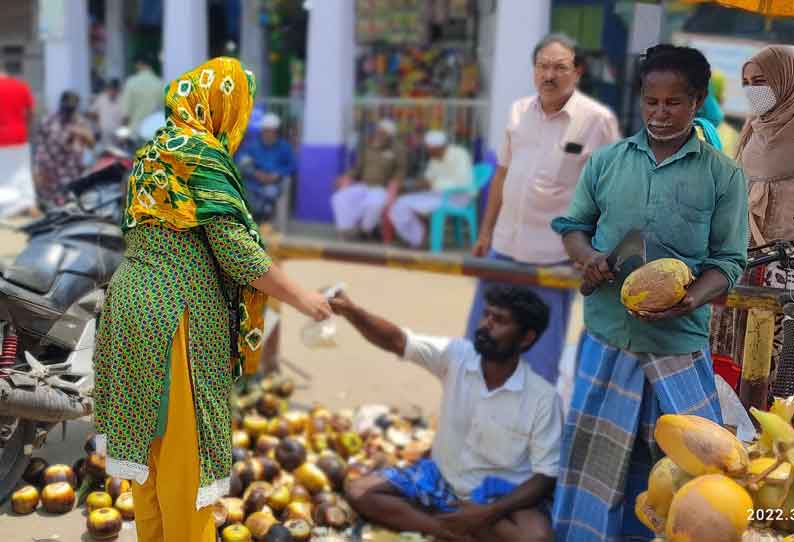 நாகூரில், நுங்கு விற்பனை அமோகம்