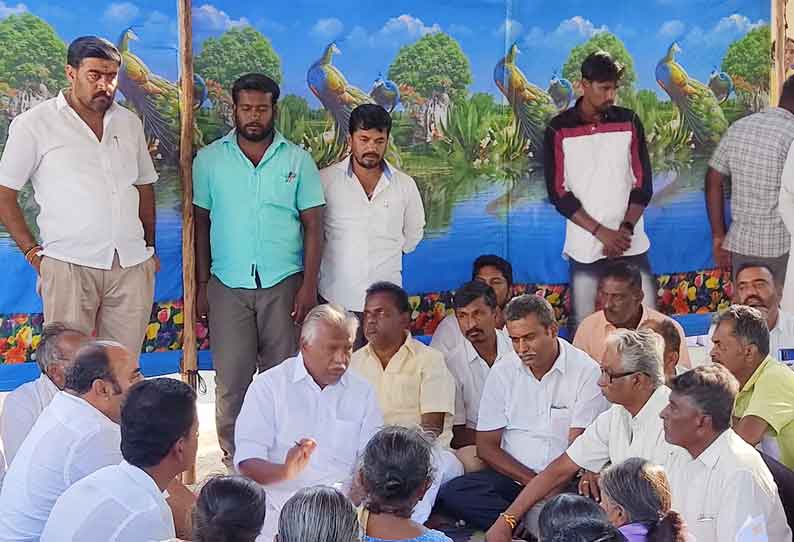 சூளகிரி பகுதியில்  பொதுமக்களிடம் கேபிமுனுசாமி எம்எல்ஏ குறைகள் கேட்பு