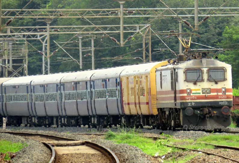 ஹோலி பண்டிகையையொட்டி கோரக்பூர்-எர்ணாகுளம் இடையே சேலம் வழியாக சிறப்பு ரெயில் இயக்கம்