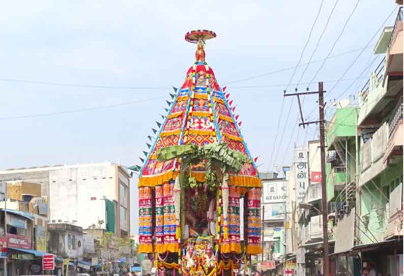 கங்காதர ஈஸ்வரர் கோவிலில் தேரோட்டம்