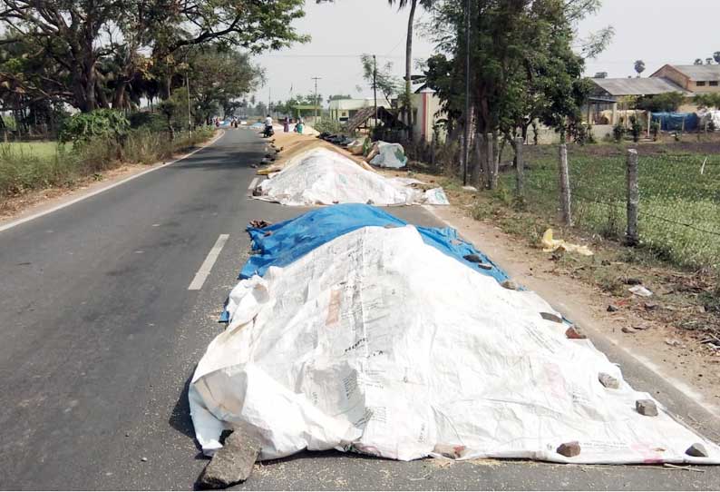 நெற்குவியல் மீது மோட்டார் சைக்கிள் ஏறியதில் வாலிபர் பலி