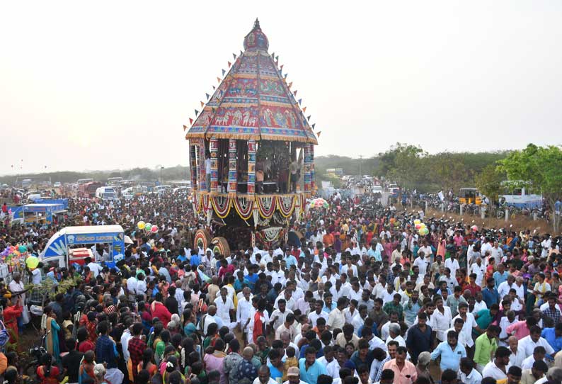 பங்குனி உத்திர திருவிழா: உருவாட்டி பெரியநாயகி அம்மன் கோவிலில் தேரோட்டம்...!