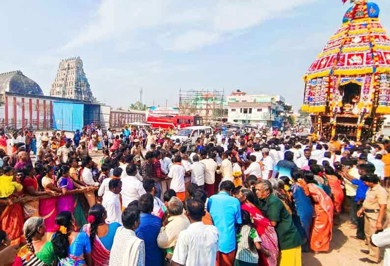 அர்த்தநாரீஸ்வரர் கோவில் தேரோட்டம்